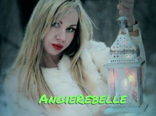 AngieRebelle Gros Seins