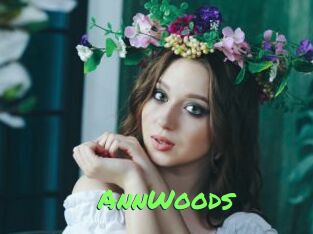 AnnWoods Gros Seins