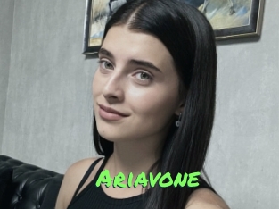ariavone Gros Seins