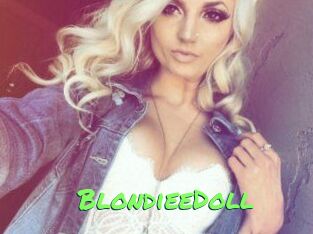 BlondieeDoll