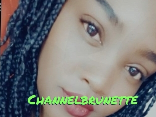 Channelbrunette