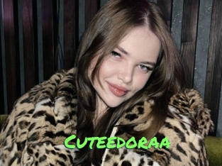 cuteedoraa Gros Seins