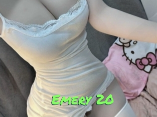 emery_20 Gros Seins