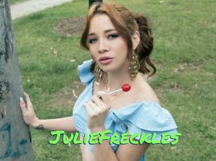 JulieFreckles Gros Seins
