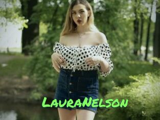 LauraNelson Gros Seins