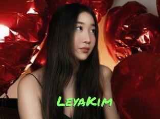 LeyaKim Gros Seins