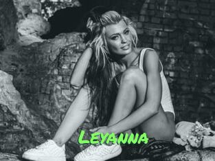 Leyanna Gros Seins