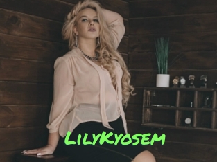 LilyKyosem Gros Seins