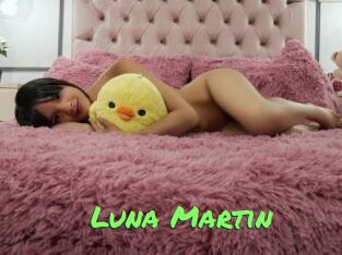 Luna_Martin