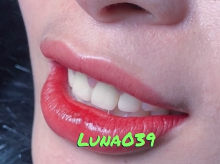 luna039 Gros Seins