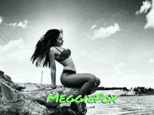 MeggieFox Gros Seins