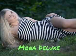 Mona_Deluxe_ Gros Seins