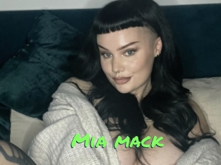 Mia_mack