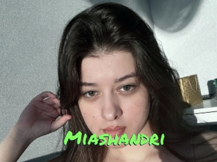 miashandri Gros Seins