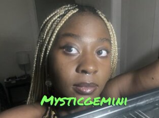 mysticgemini Gros Seins