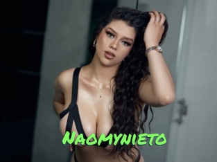 naomynieto Gros Seins