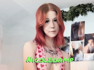 nicolegamp Gros Seins