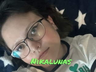 nikalunas Gros Seins