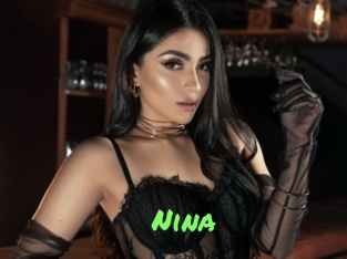 nina Gros Seins