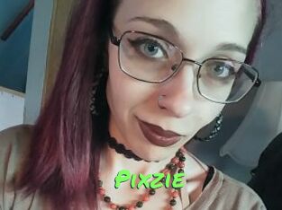 Pixzie Gros Seins