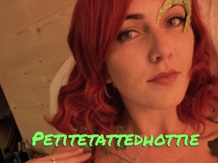 Petitetattedhottie