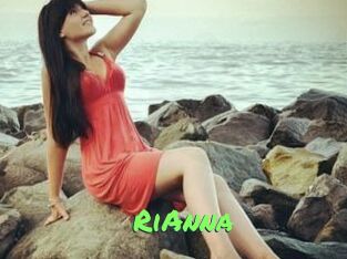Ri_Anna Gros Seins