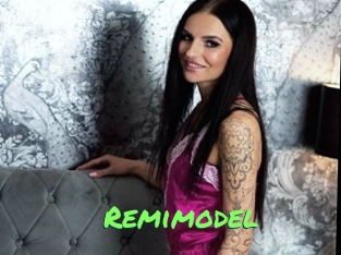 remimodel Gros Seins