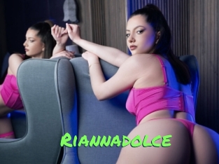 riannadolce Gros Seins