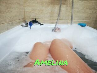 Amelina Gros Seins