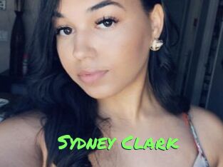 Sydney_Clark Gros Seins