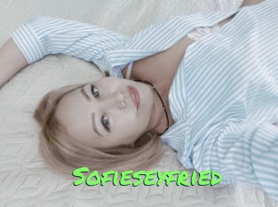 sofieseyfried Gros Seins