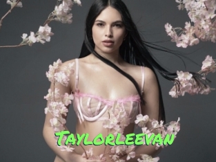 taylorleevan Gros Seins