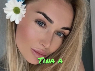 tina_a Gros Seins