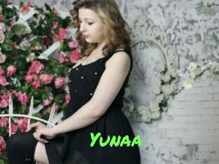 Yunaa Gros Seins