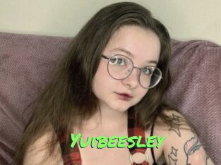 yuibeesley Gros Seins