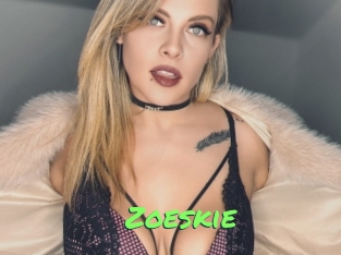 zoeskie Gros Seins